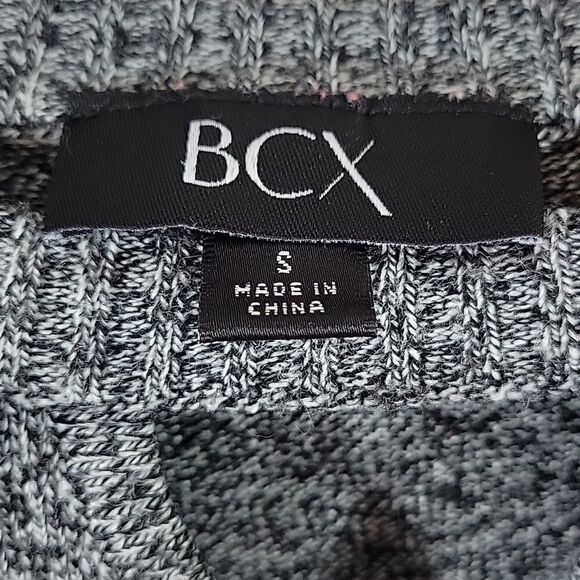 BCX, 3/4 Flutter Sleeve Key Hole Sweater-Size Small - Picture 4 of 8